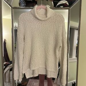 Size small lightweight cream turtleneck